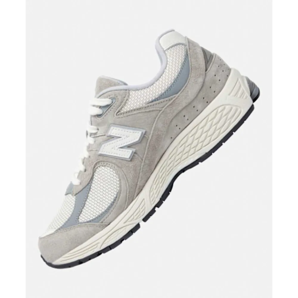 Hot New Balance Adults 2002R Trainers Brown