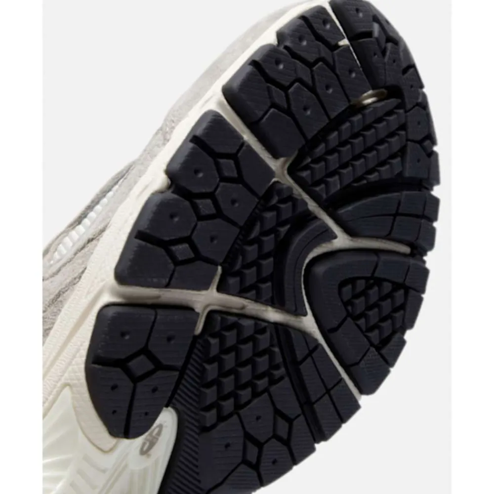 Hot New Balance Adults 2002R Trainers Brown
