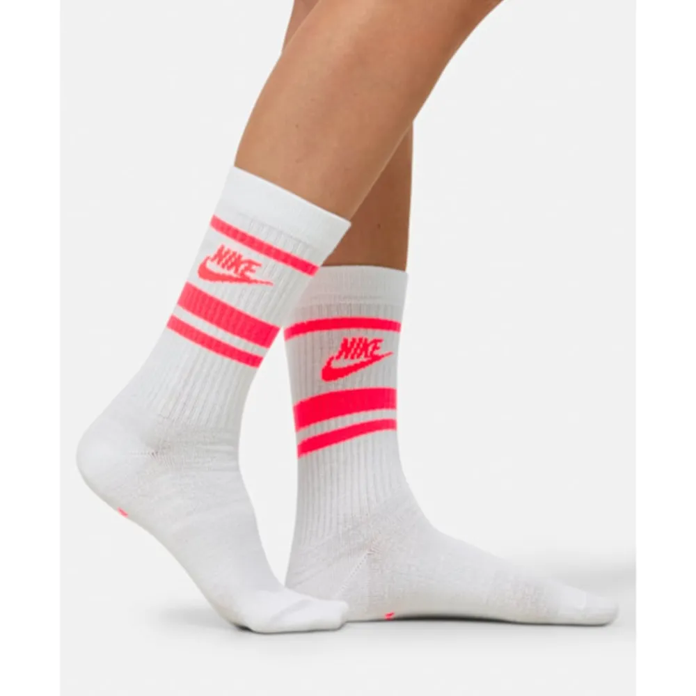 Clearance Nike Everyday Essential 3 Pack Crew Socks White