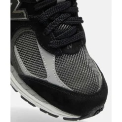 Clearance New Balance Mens 2002R Trainers Black