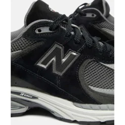 Clearance New Balance Mens 2002R Trainers Black