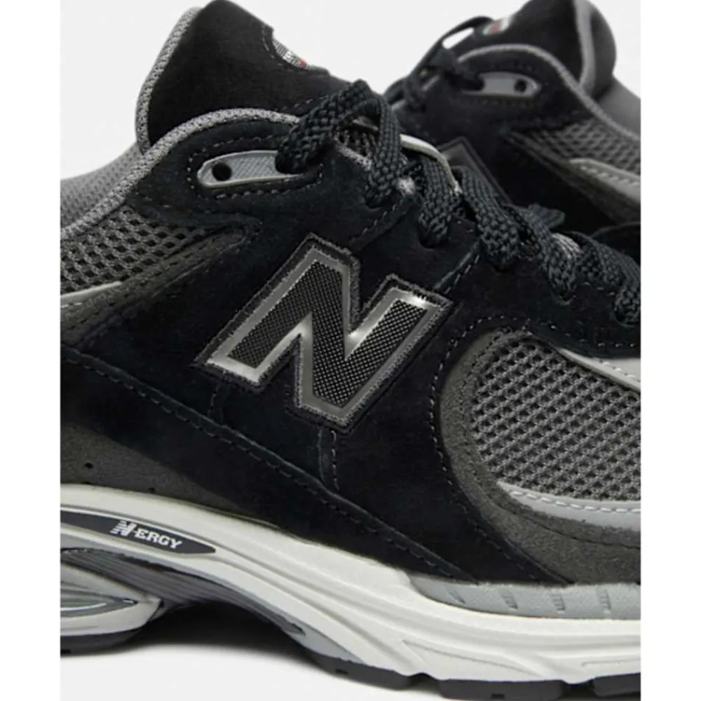 Clearance New Balance Mens 2002R Trainers Black