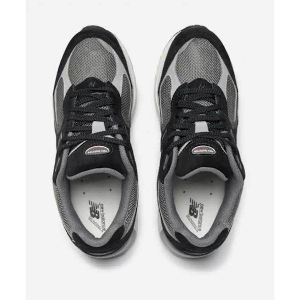 Clearance New Balance Mens 2002R Trainers Black