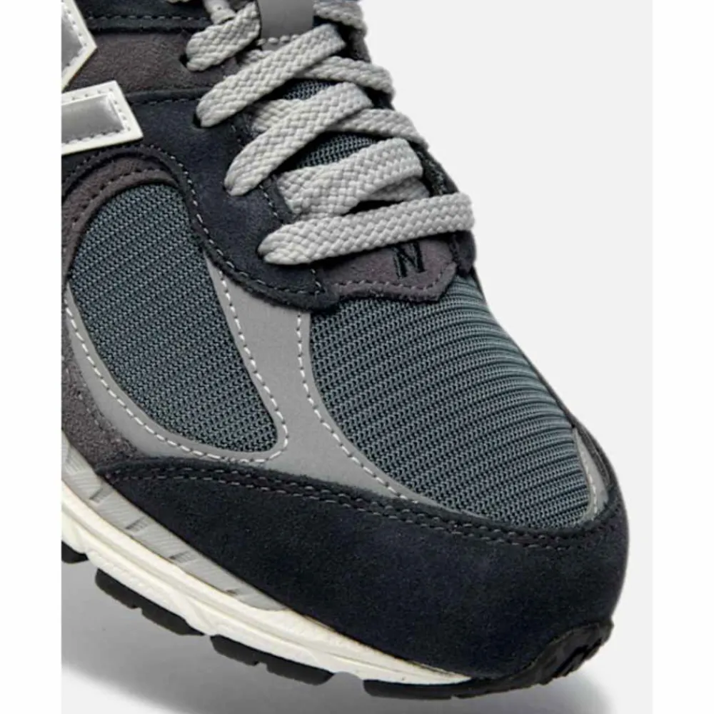 Outlet New Balance Mens 2002R Trainers Navy