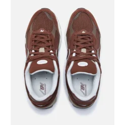 Discount New Balance Mens 2002R Trainers Brown