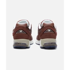 Discount New Balance Mens 2002R Trainers Brown