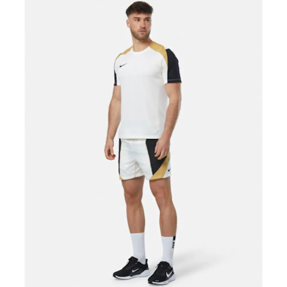 Clearance Nike Mens Strike T-Shirt Cream