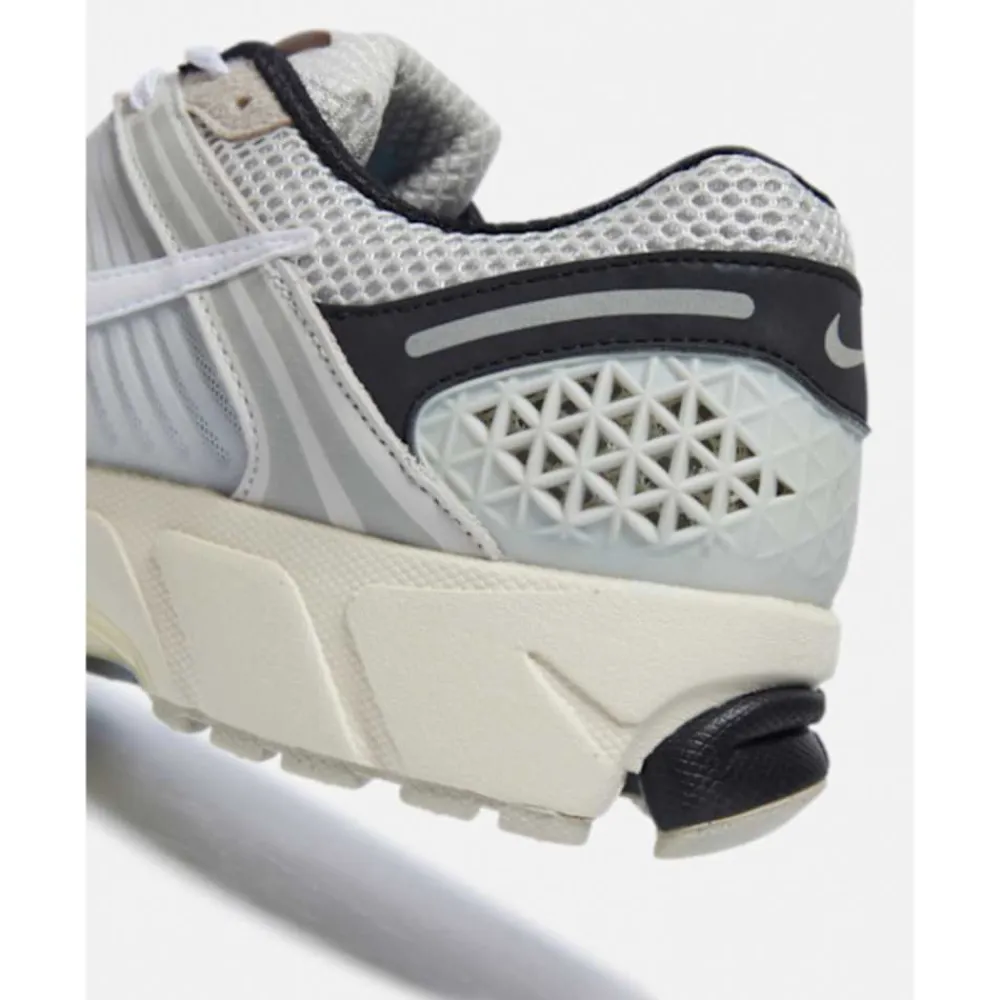 Outlet Nike Mens Vomero 5 White