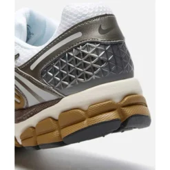 Clearance Nike Mens Zoom Vomero 5 Gold