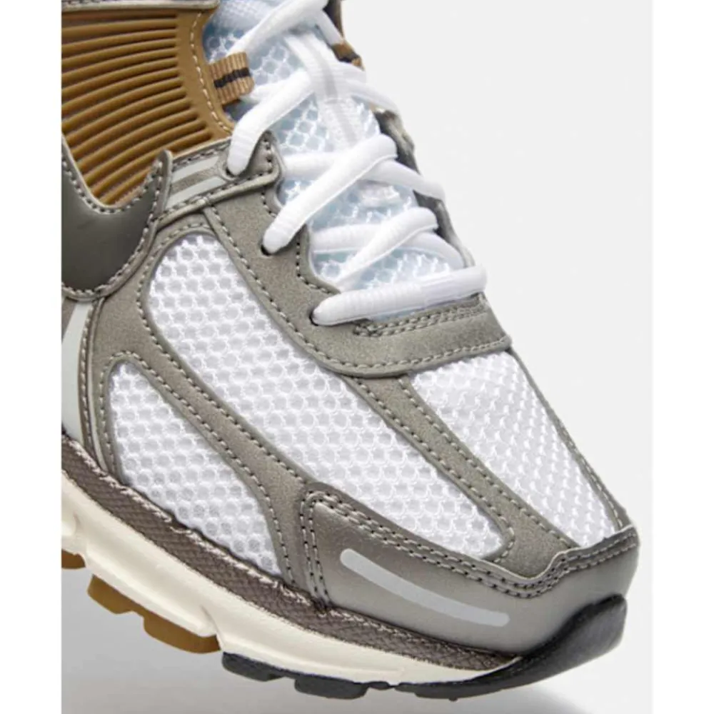 Clearance Nike Mens Zoom Vomero 5 Gold