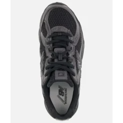 Discount New Balance Older Kids 740 Trainers Black