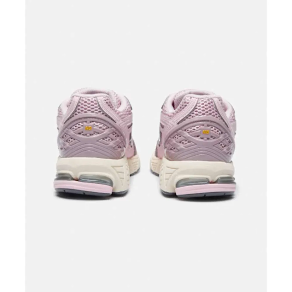New New Balance Older Kids 1906 Trainers Pink