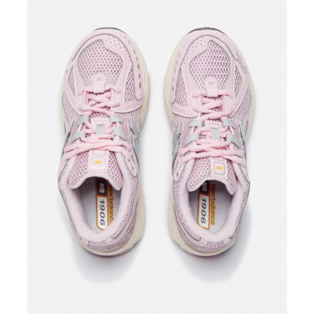 New New Balance Older Kids 1906 Trainers Pink