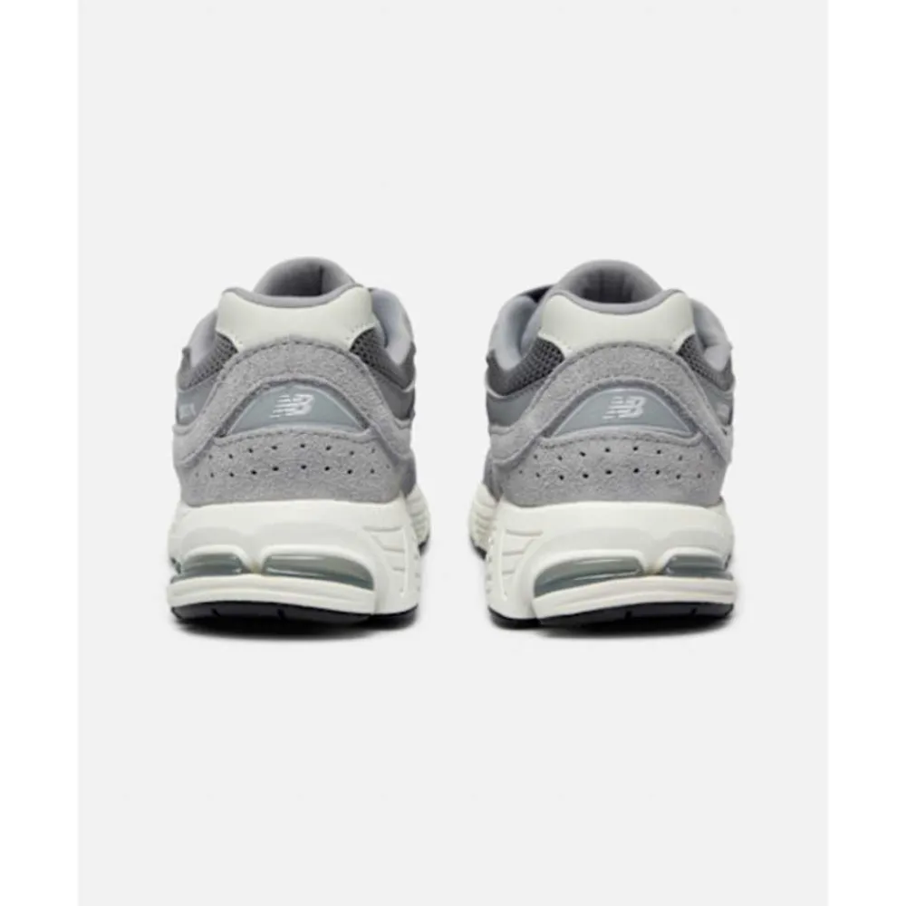 New New Balance Older Kids 2002R Trainers Cream