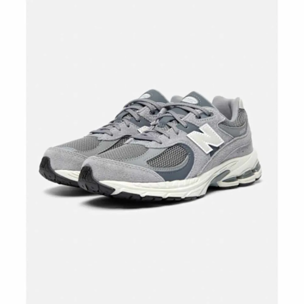 New New Balance Older Kids 2002R Trainers Cream