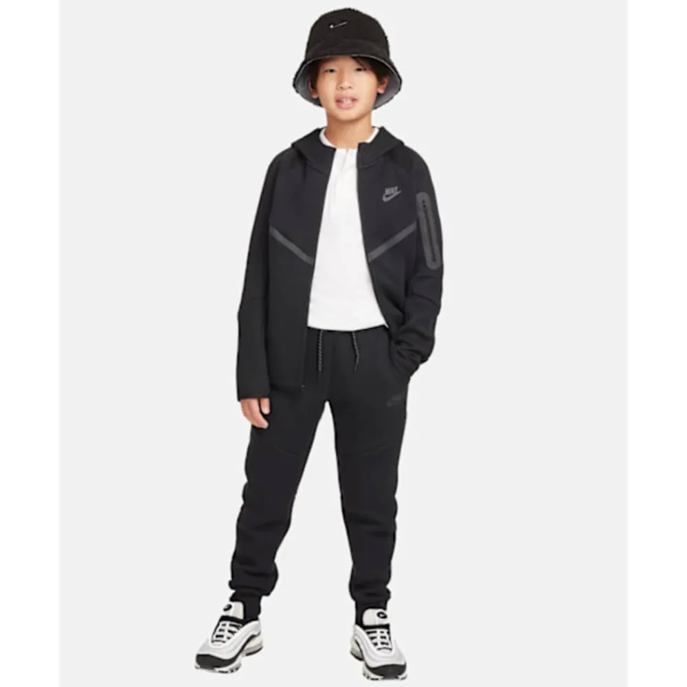 Clearance Nike Older Kids Tech Fleece Hoodie Black