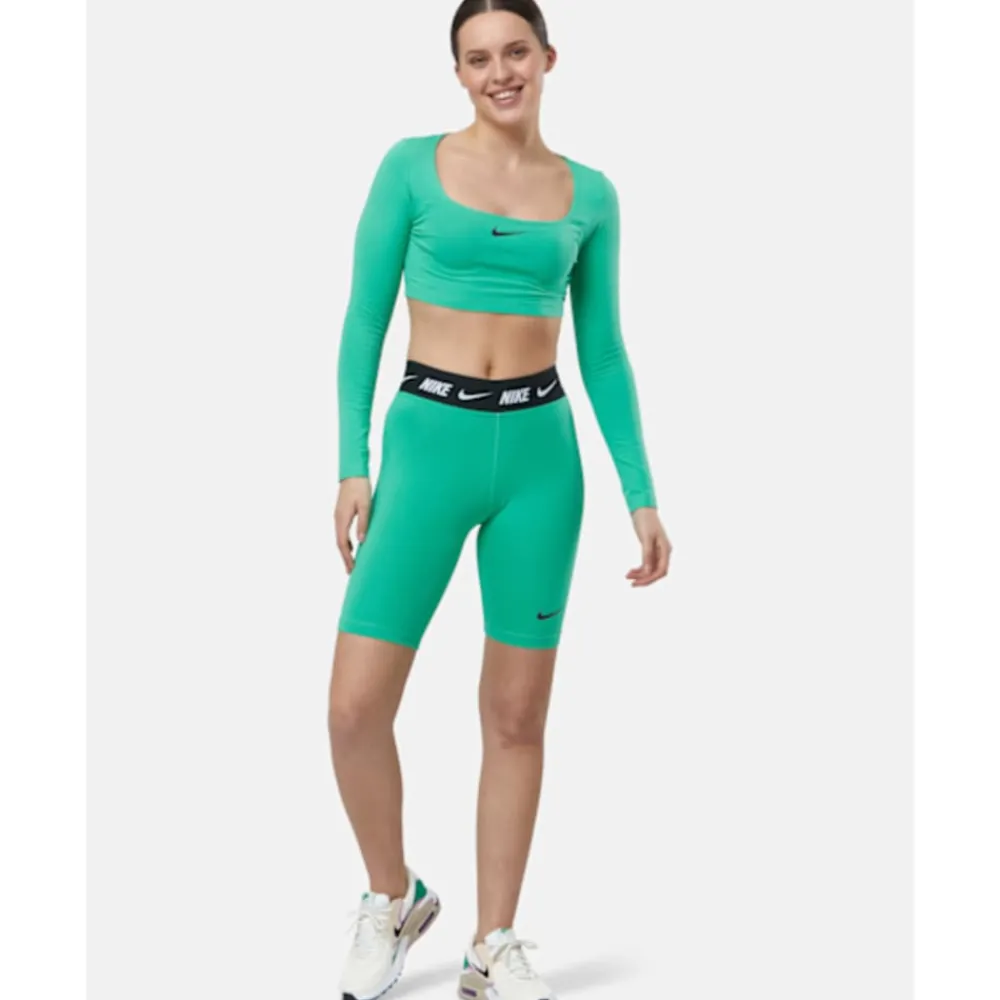 Sale Nike Womens Club Bicycle Shorts Green