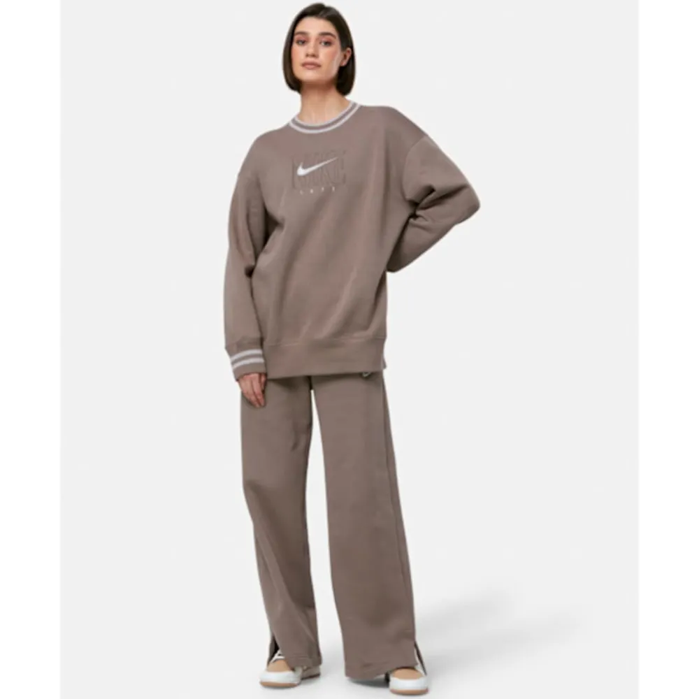 New Nike Womens Phoenix Fleece Oversized Crew Neck Sweatshirt Brown