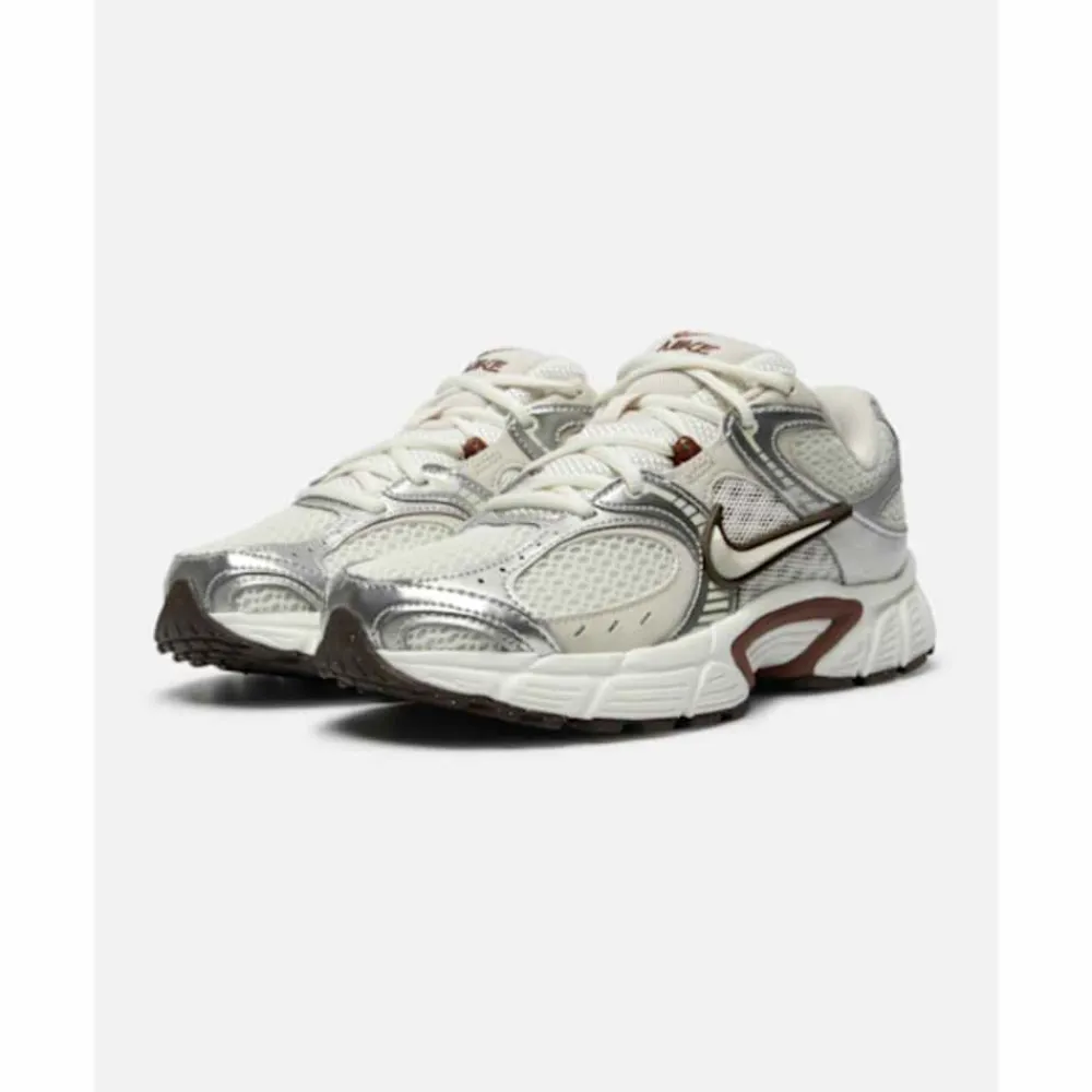 Best Nike Womens V5 RNR Cream