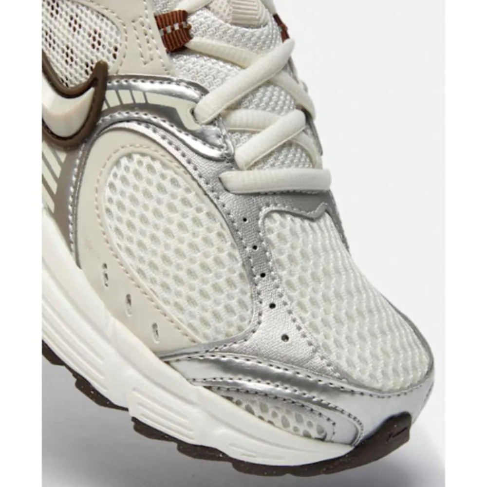 Best Nike Womens V5 RNR Cream